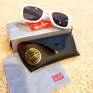 White Ray-Bans